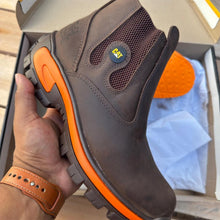 Carregar imagem no visualizador da galeria, Kit Bota Masculina Adventure em Couro Legítimo e Palmilha Ortopédica +BRINDES: Chapéu, Cinto, Carteira e Copo
